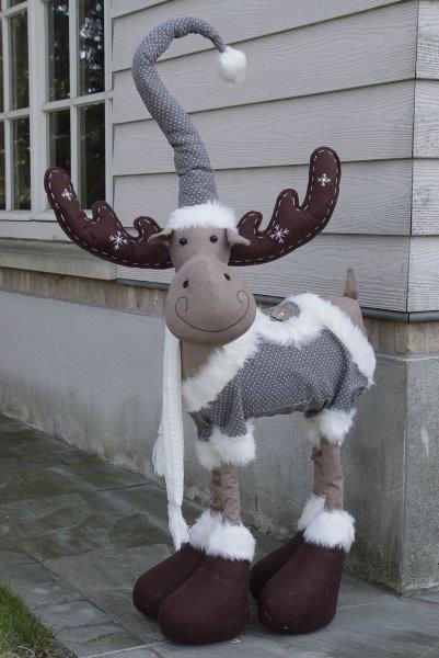 Christmas Reindeer with hat 120cm