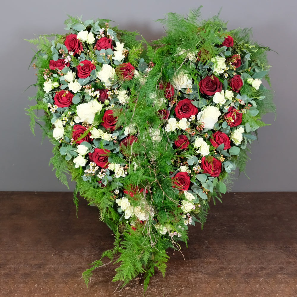 Standing Heart Roses Standing Heart – Blooming Boutique